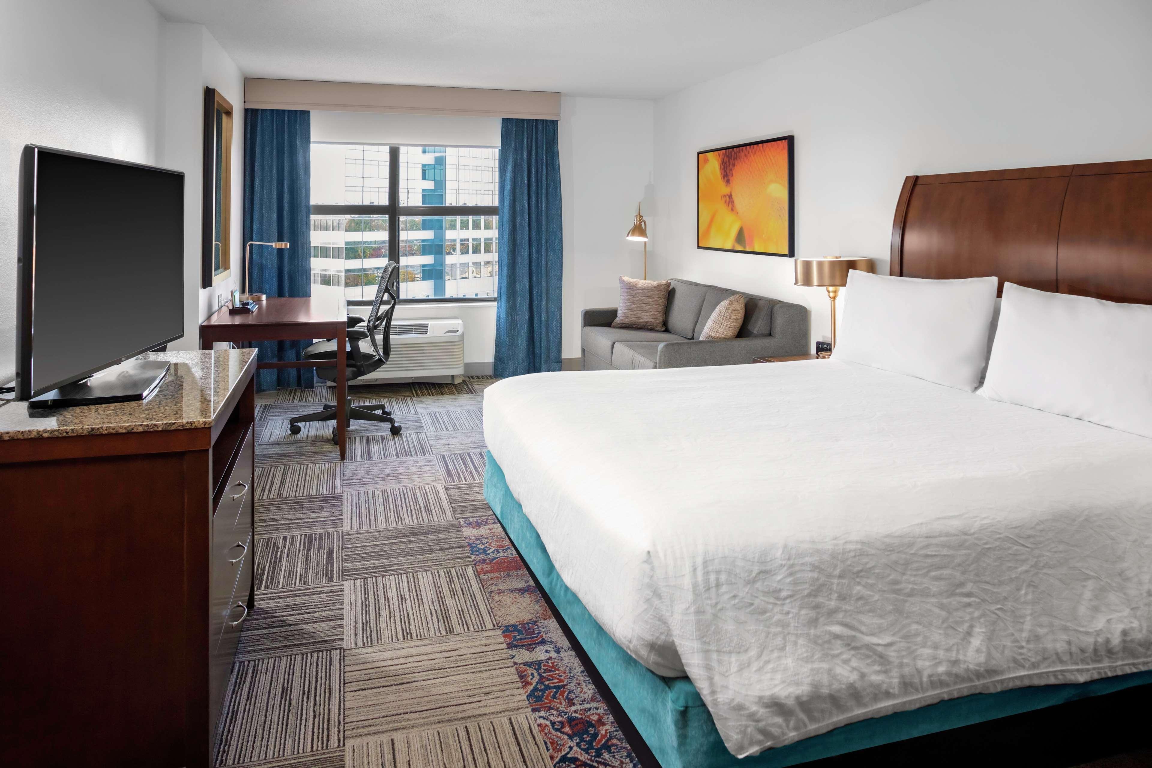 Hilton Garden Inn Atlanta Perimeter Center Данвуди Экстерьер фото