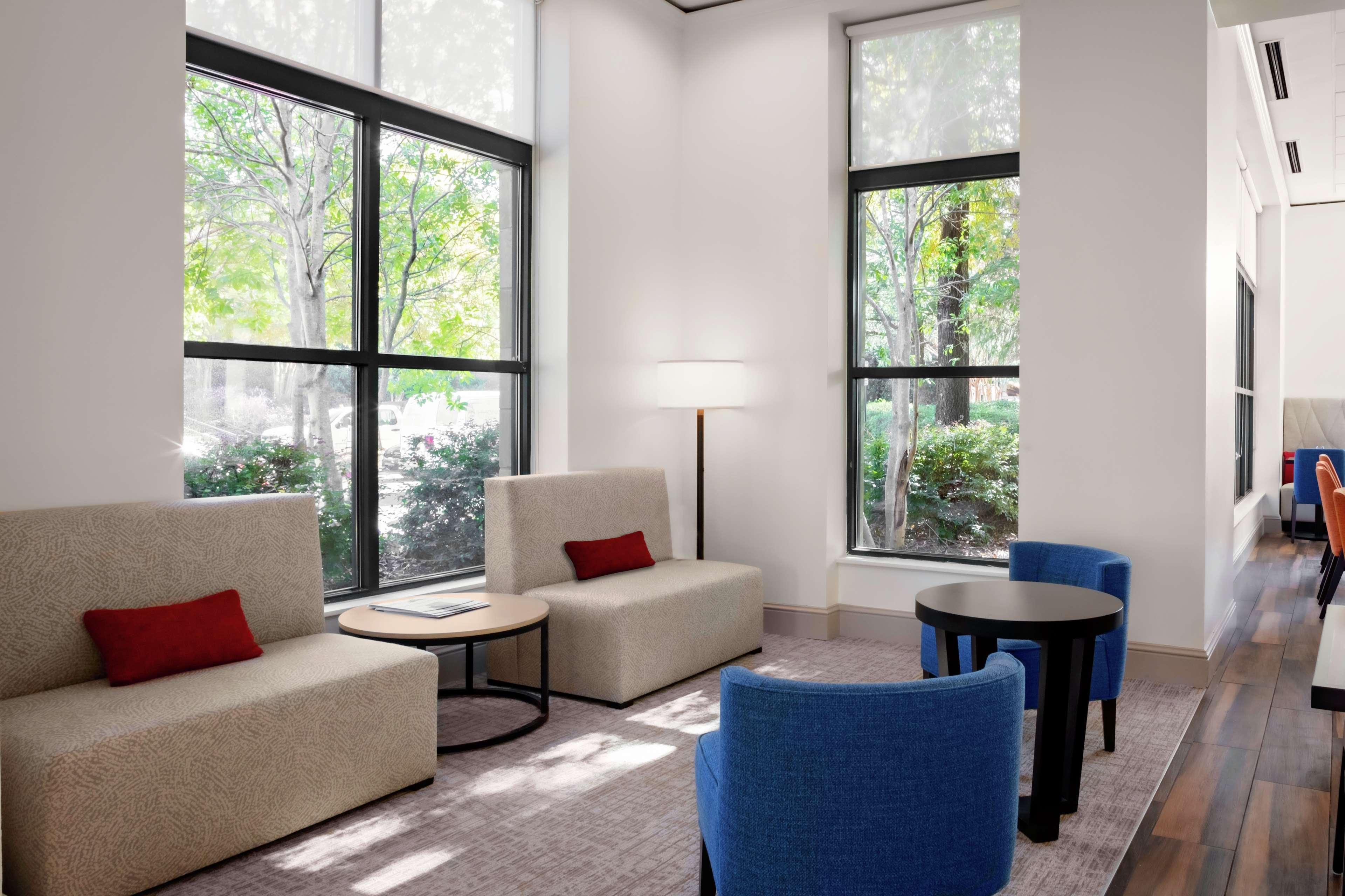 Hilton Garden Inn Atlanta Perimeter Center Данвуди Экстерьер фото