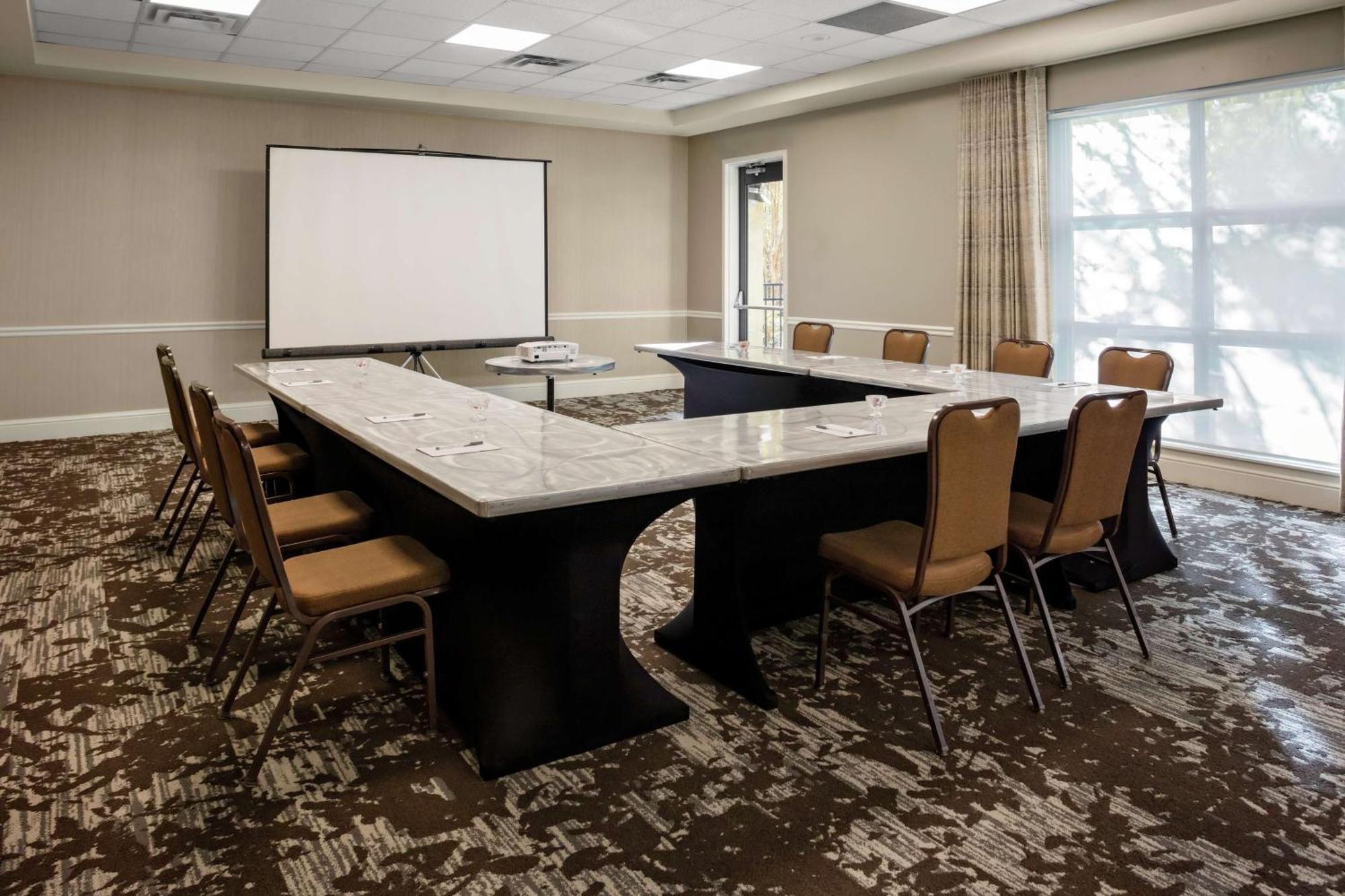 Hilton Garden Inn Atlanta Perimeter Center Данвуди Экстерьер фото