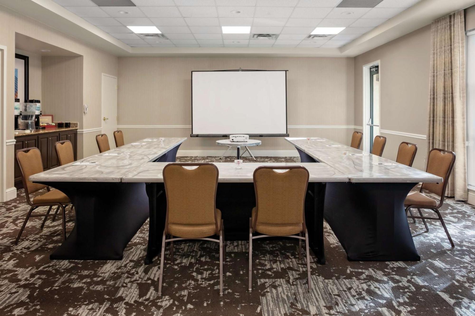 Hilton Garden Inn Atlanta Perimeter Center Данвуди Экстерьер фото