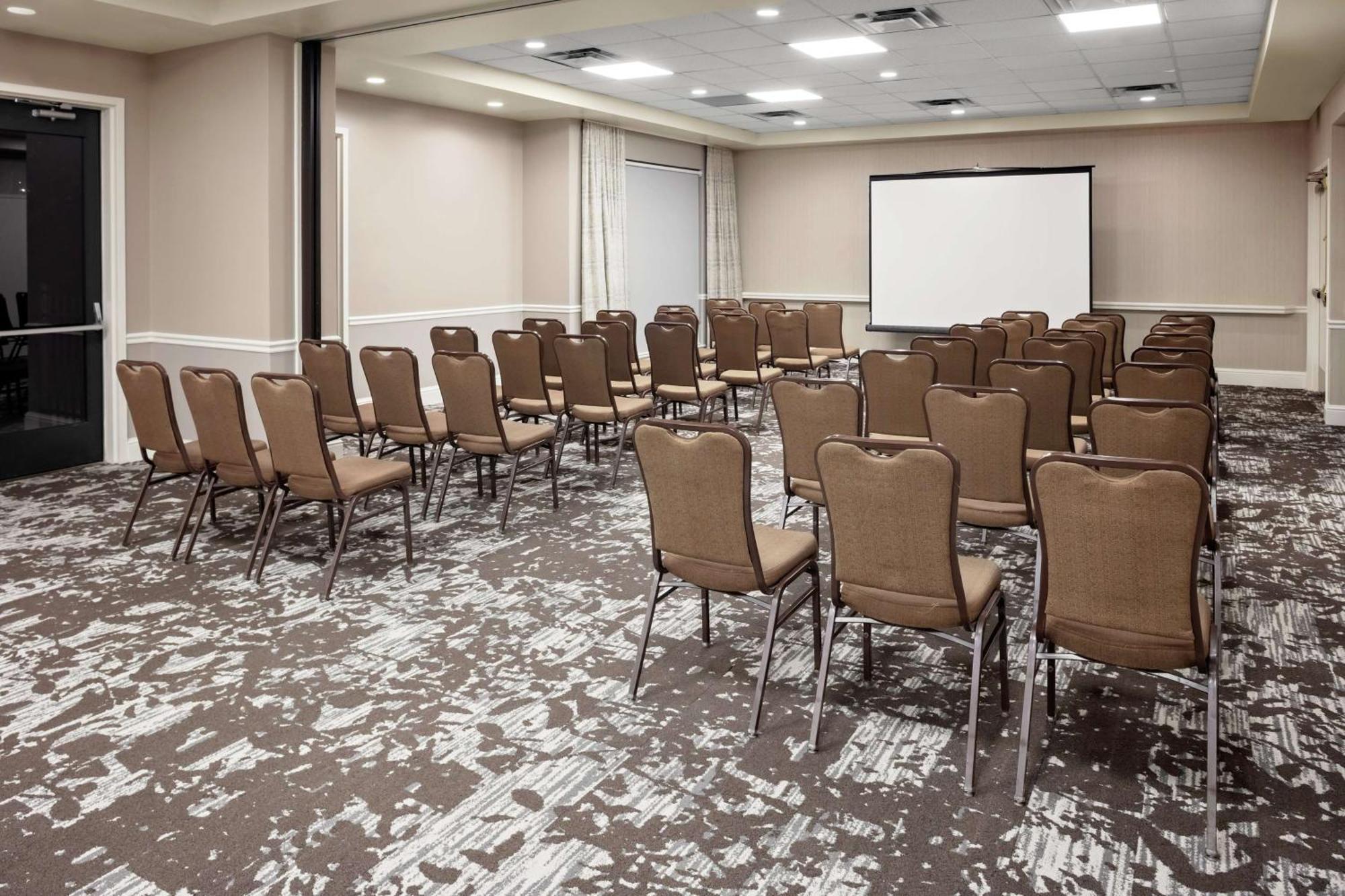 Hilton Garden Inn Atlanta Perimeter Center Данвуди Экстерьер фото