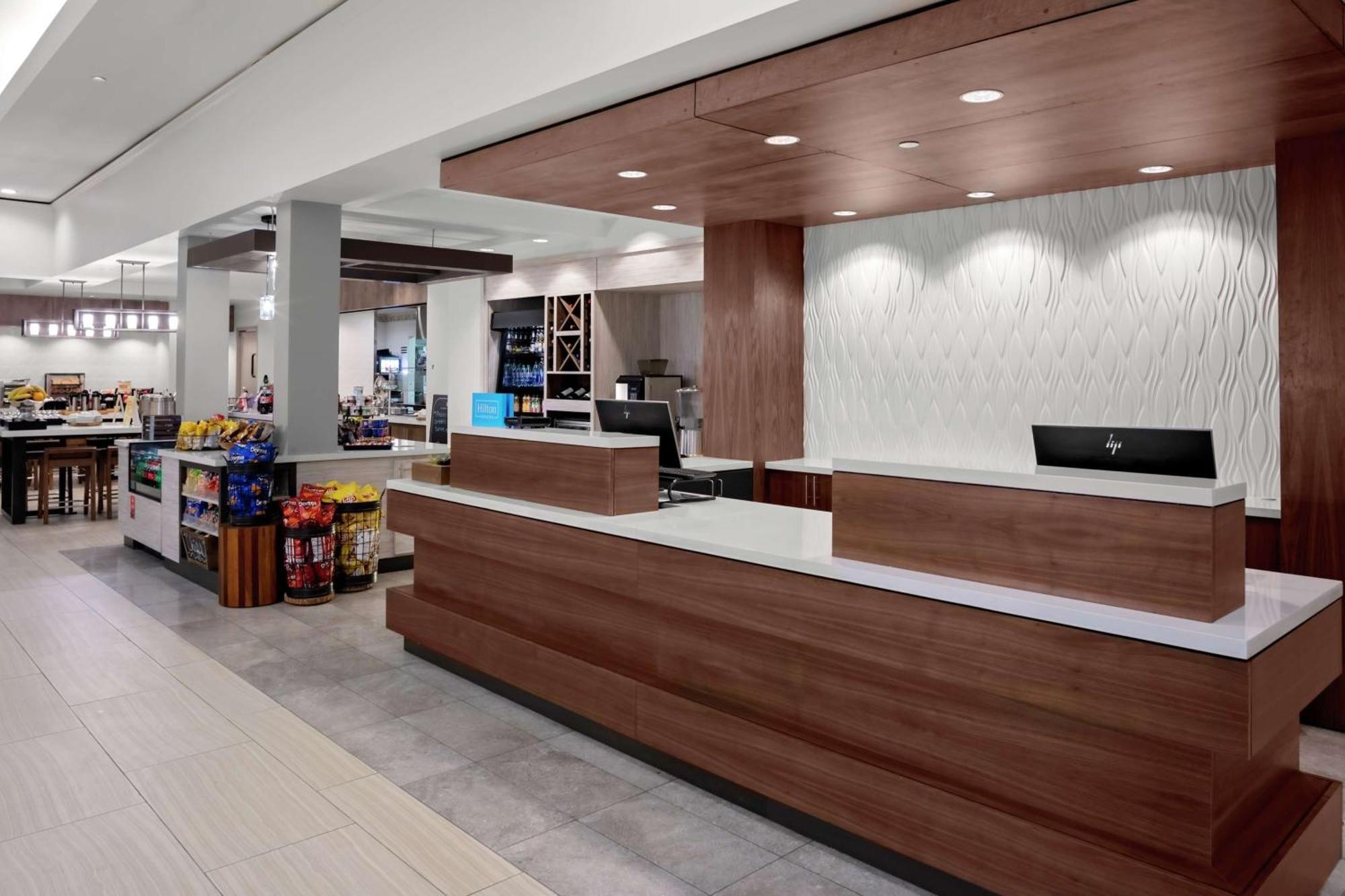 Hilton Garden Inn Atlanta Perimeter Center Данвуди Экстерьер фото