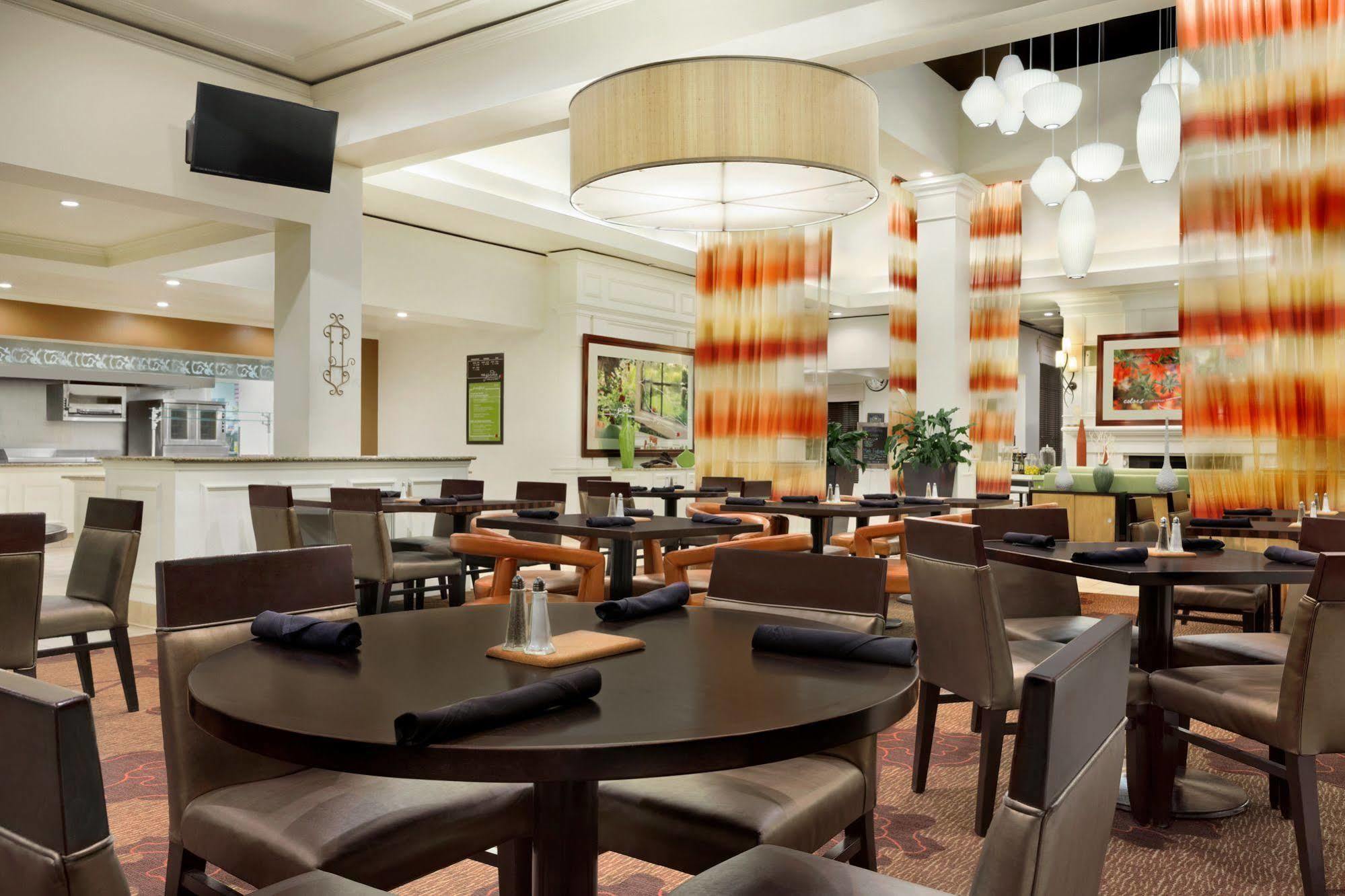 Hilton Garden Inn Atlanta Perimeter Center Данвуди Экстерьер фото