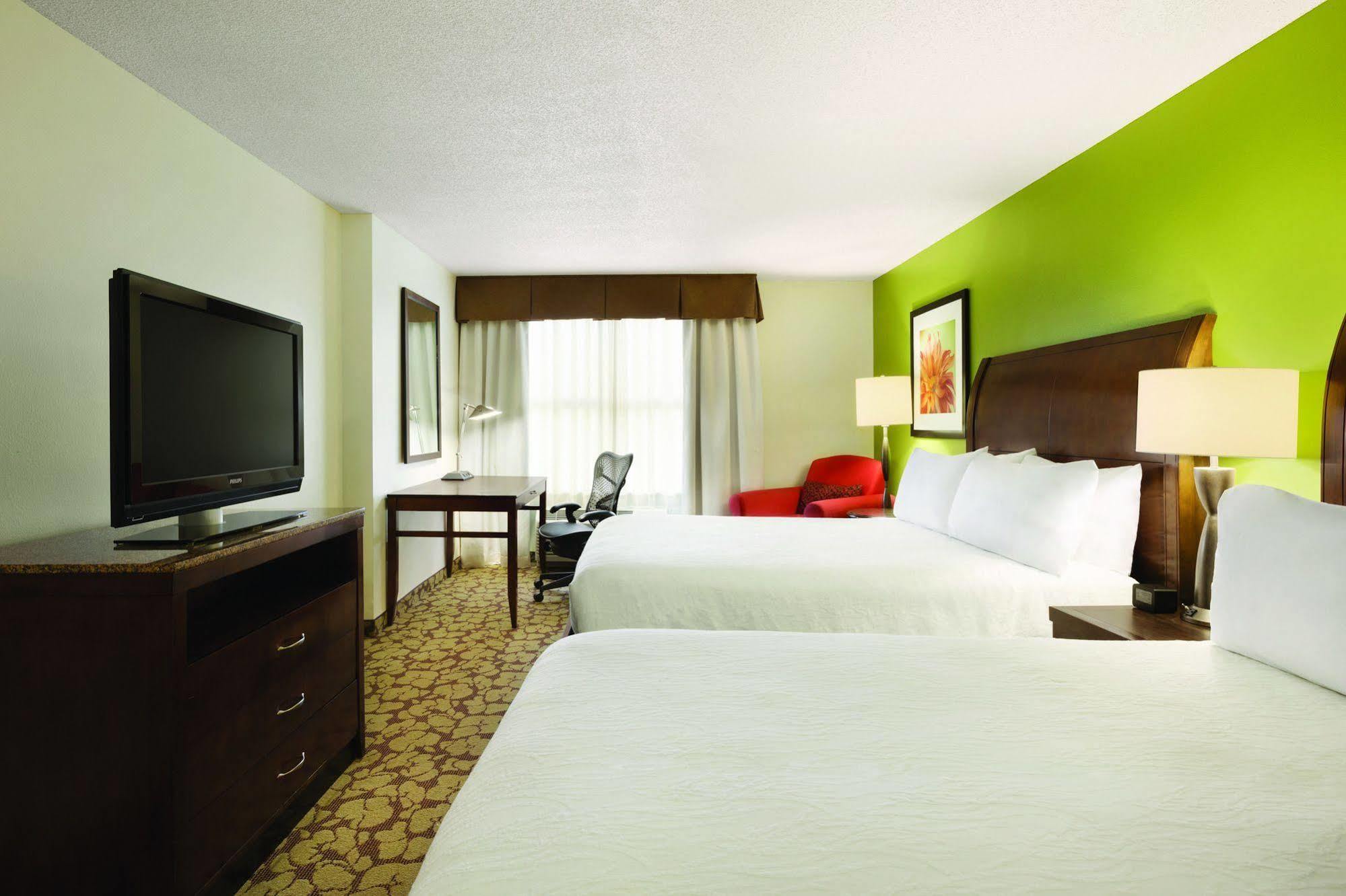 Hilton Garden Inn Atlanta Perimeter Center Данвуди Экстерьер фото