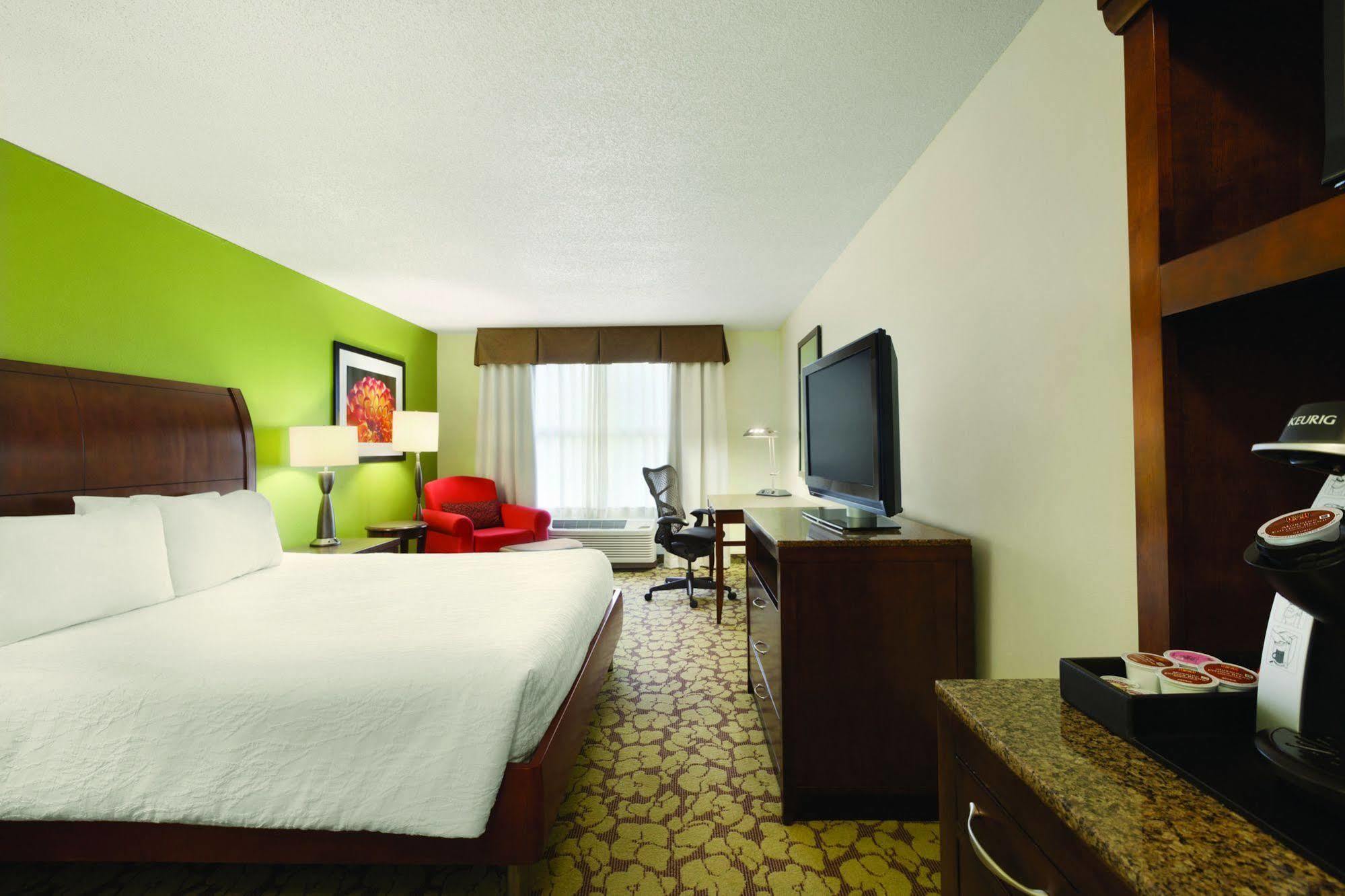 Hilton Garden Inn Atlanta Perimeter Center Данвуди Экстерьер фото