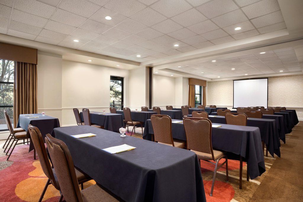 Hilton Garden Inn Atlanta Perimeter Center Данвуди Экстерьер фото